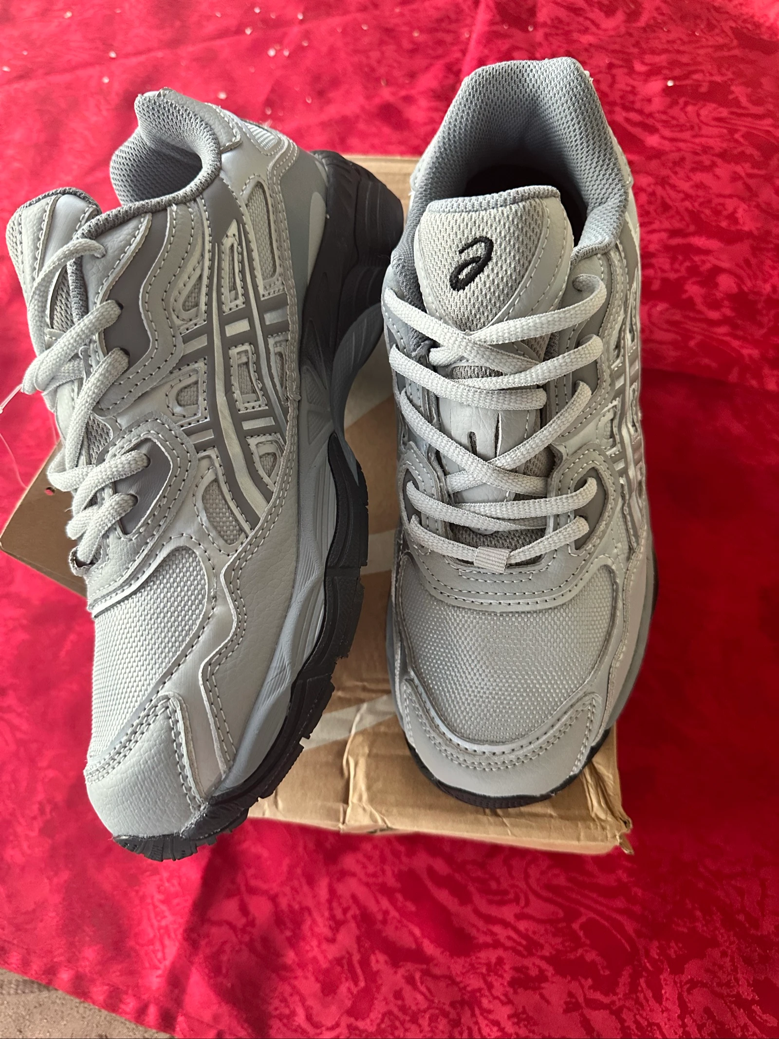 Chaussures asics taille 42  – photo 2